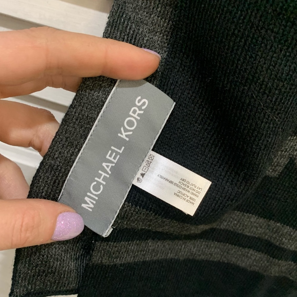 MICHAEL KORS SCARF - Picture 2 of 4